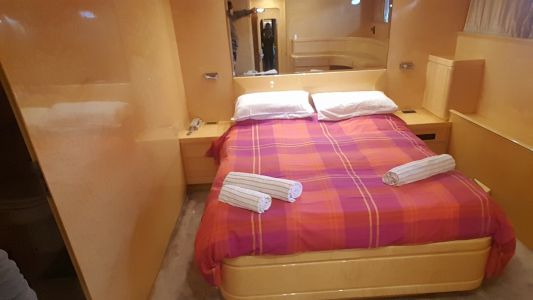 Cene romantiche in cabina VIP a bordo della Suncat.it
